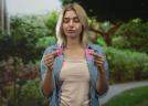 Cum să folosești corect o cupă menstruală? 10 recomandări pentru inserare, îndepărtare și igienizare