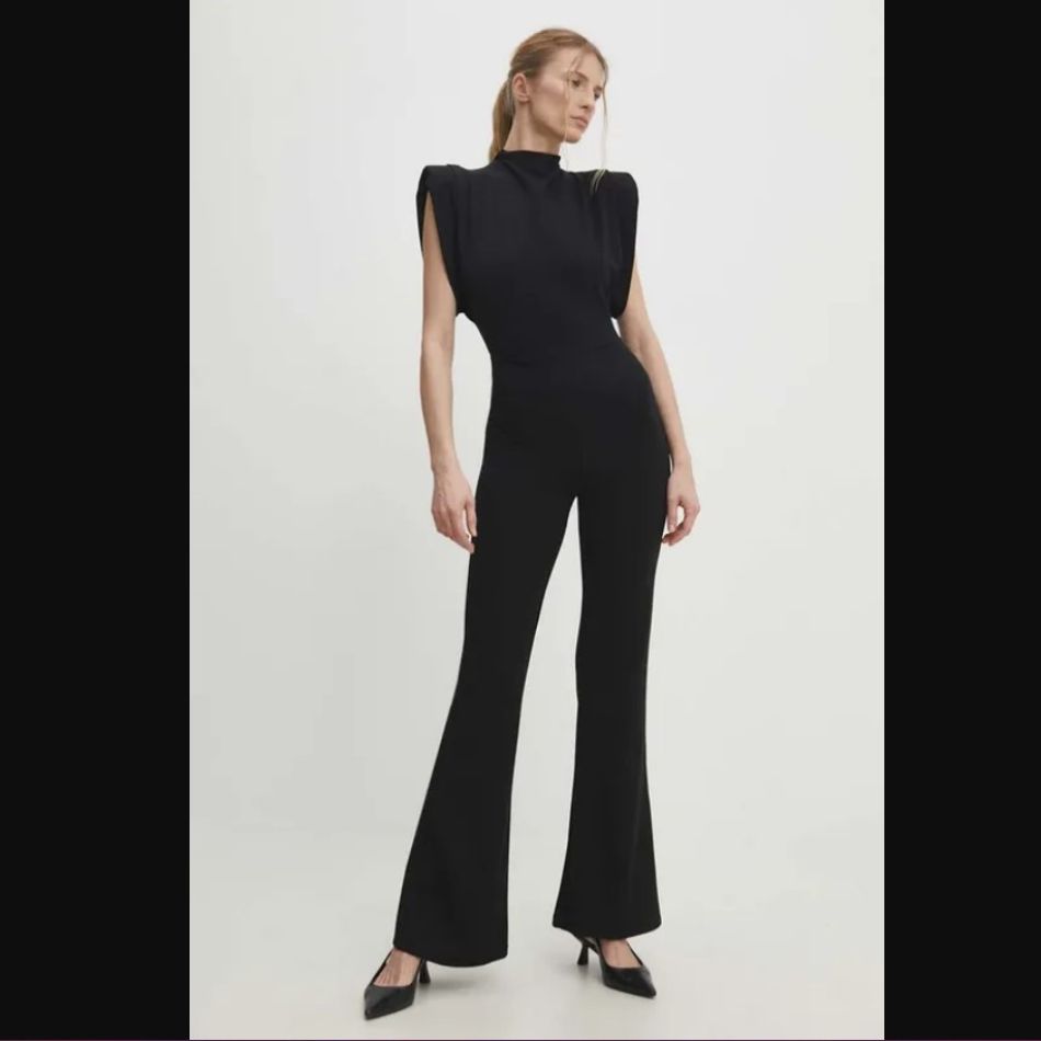 20 de salopete de damă. Cum le purtăm în funcție de siluetă? Tendințe și recomandări pentru anul 2024