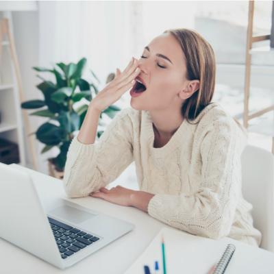 5 trucuri pentru a face fata unei nopti nedormite