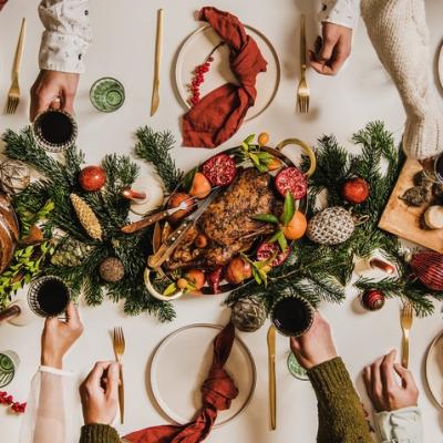 Idei Deluxe pentru cina de Crăciun: Meniul complet de sărbători din preparate pline de savoare cu buget prietenos