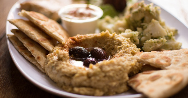 5 retete pentru o cina rapida de vara, fara sa pornesti cuptorul sau aragazul