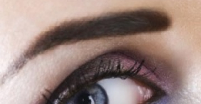 Practic: Cum sa-ti creionezi sprancenele