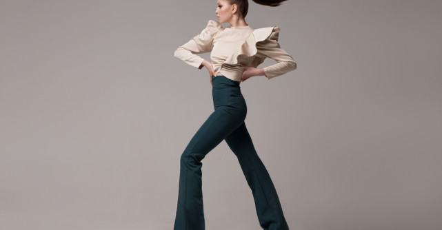 Trend alert: Pantalonii wide leg cu talie inaltă – Must-have-ul toamnei