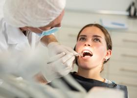 Osteoporoza poate duce la afecțiuni stomatologice și chiar la pierderea dinților!