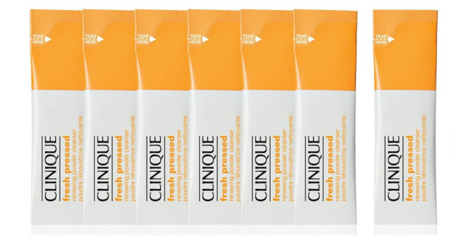 Solutia anti-aging Clinique Fresh Pressed Renewing Powder Cleanser cu Vitamina C pura