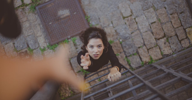 Ce nu trebuie să faci niciodată pentru un bărbat, indiferent cât de mult îl iubești