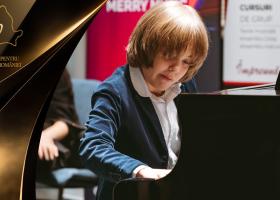 Cine e David Dumitrescu, pianistul de doar 12 ani care l-a amuțit cu talentul său pe Florin Piersic
