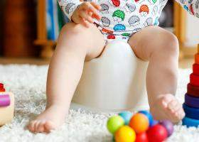 Riscurile antrenamentului timpuriu la olita pentru sanatatea copilului: ce spun medicii