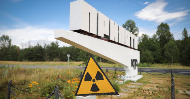 Incendiu la Cernobil în zonă radioactivă. Minele de război îngreunează intervenția pompierilor