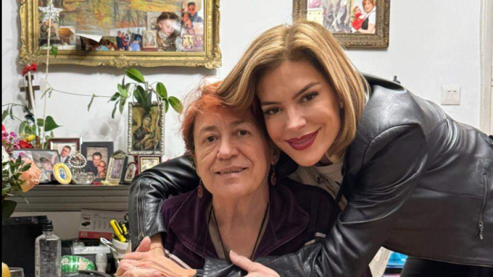 Doliu cumplit pentru Roxana Ciuhulescu! Mama vedetei s-a stins după lupta cu cancerul