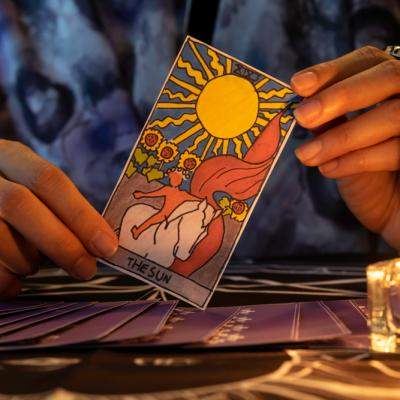 TAROT ONLINE: Mesajele destinului pentru aprilie 2025. Ce vești îți aduce a doua lună de primăvară?