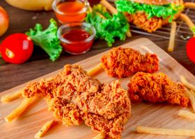 Rețete de îți lase gura apă: pui crocant la air fryer în 3 variante (șnițel, crispy, strips)