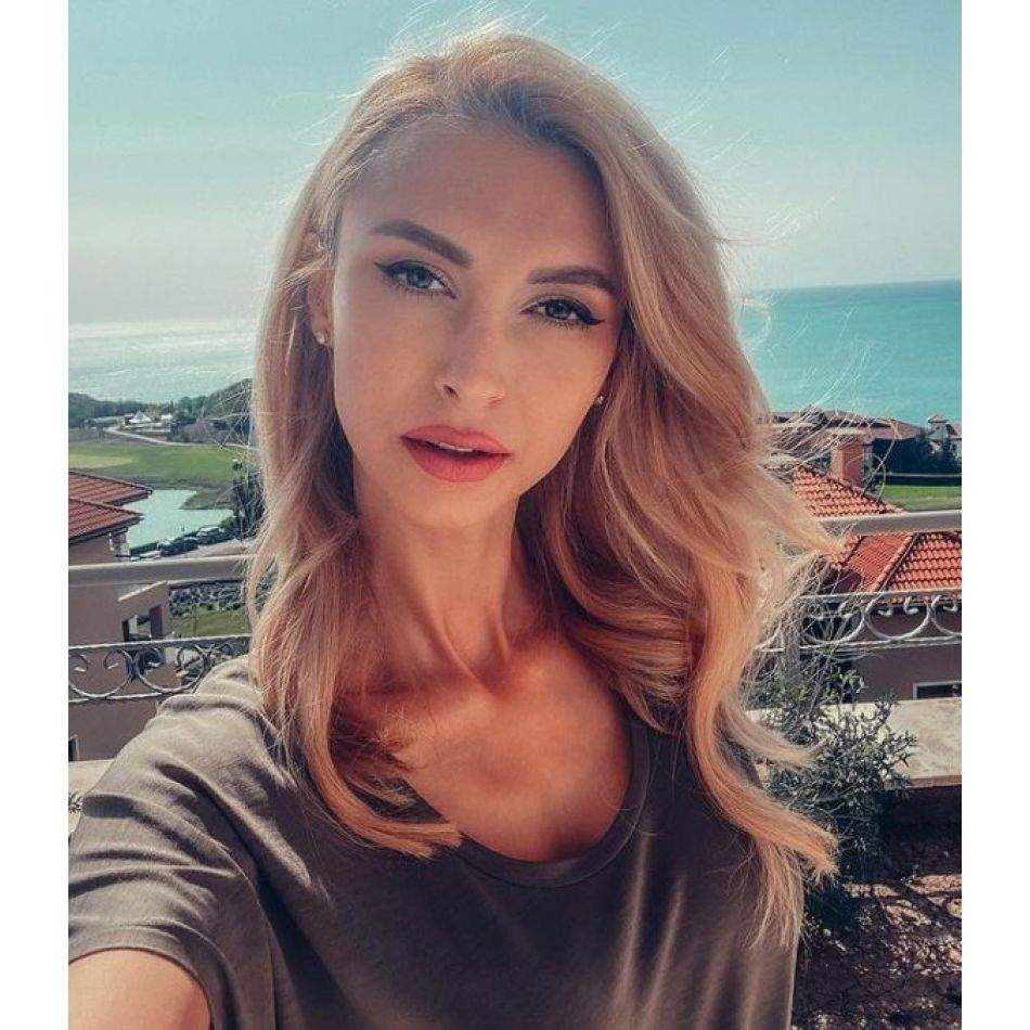 Roast-ul Andreei Bălan la IUmor: replici dure și ironii pentru jurați. Ce i-a adresat lui Cheloo i-a surprins pe telespectatori!