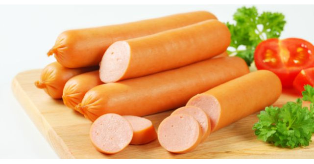 Incredibil! Ce contin de fapt crenvurstii si cat ar putea fi de cancerigeni