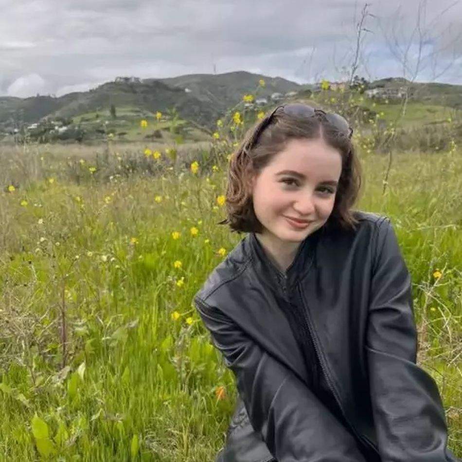 Irina Columbeanu, la mănăstire împreună cu mătușile sale. Noi fotografii cu fiica Monicăi Gabor în România