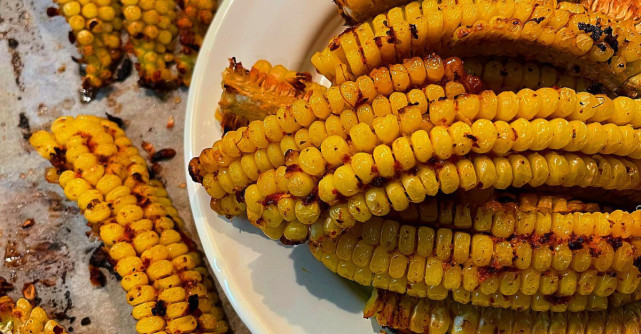 Porumb copt cum nu ai mai mancat pana acum. Incredibil de bun