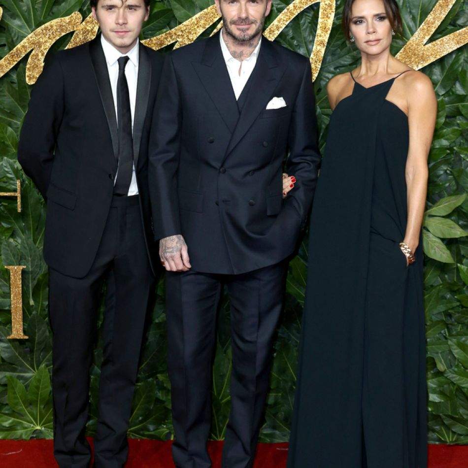 Victoria Beckham, ironizată masiv pe internet după acuzațiile lui Brooklyn