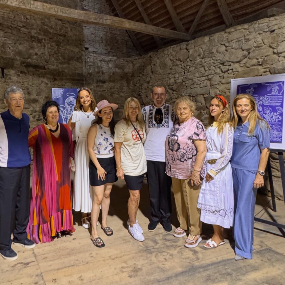 Andreea Marin, Nadia Comăneci și Kira Hagi, întâlnire specială în Transilvania. Cele trei au fost prezente la ritualul nunții sa