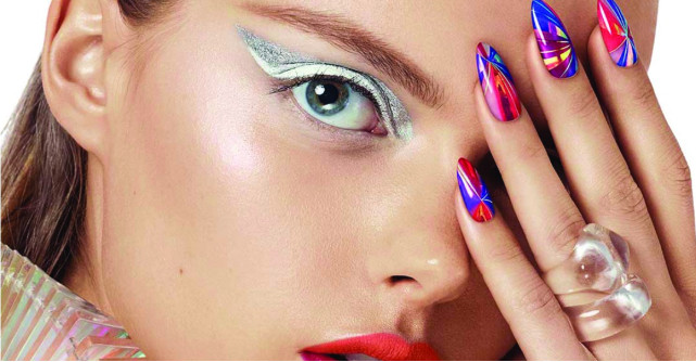 Top Line Nail&Make-up Expert: Traieste experienta frumusetii personalizate!