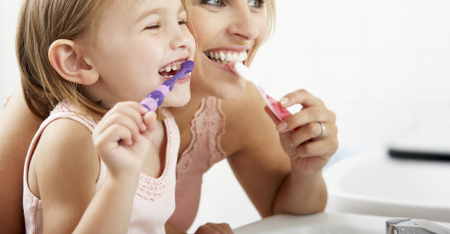 6 mituri despre ingrijirea dintilor in care nu trebuie sa mai crezi