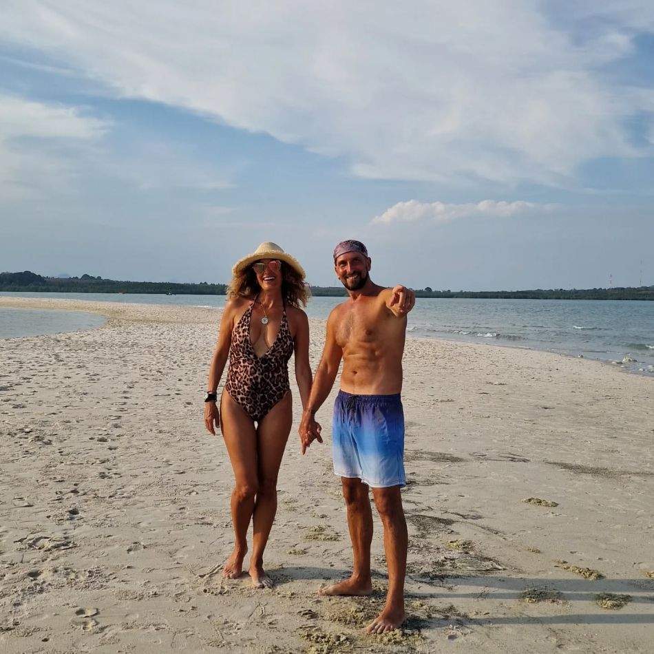 Anca Țurcașiu, pusă la zid de fani după ce a povestit că a rămas blocată în Thailanda: Rușine, te gândești la bani?