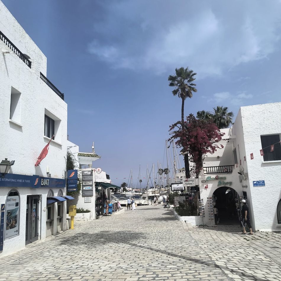 Ce nu îți spune nimeni despre vacanța în Tunisia. Cum m-a cucerit prin oamenii, culorile și atmosfera ei autentică