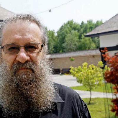 Mihai Coadă s-a retras la mănăstire, după ce și-a înselat soția: Eu am greşit şi poate că i-am nenorocit viaţa...