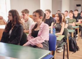Cum au ajuns elevii de nota 3,15 la 9,35: 83% dintre copiii vulnerabili din programul ”Vreau în clasa a 9a” au luat BAC-ul