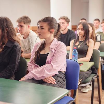Cum au ajuns elevii de nota 3,15 la 9,35: 83% dintre copiii vulnerabili din programul ”Vreau în clasa a 9a” au luat BAC-ul