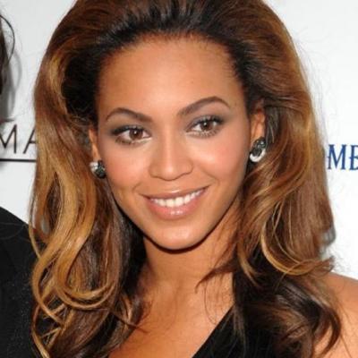 Foto: Culmea kitschului - Unghiile lui Beyonce