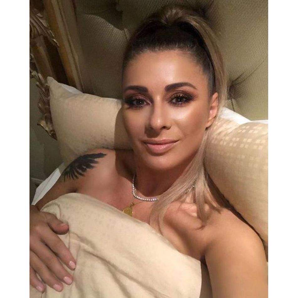 Anamaria Prodan visează la o nuntă regală. Sexy impresara este gata oricând să spună DA