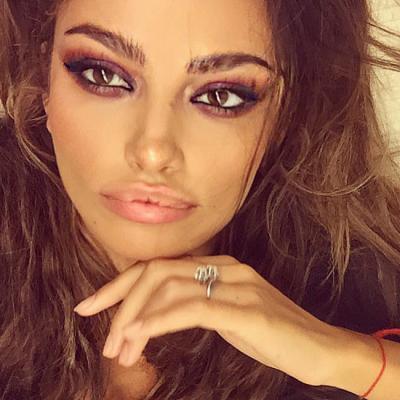 Pictorial super sexy cu Mădălina Ghenea! Superba româncă a încins spiritele pe Instagram 