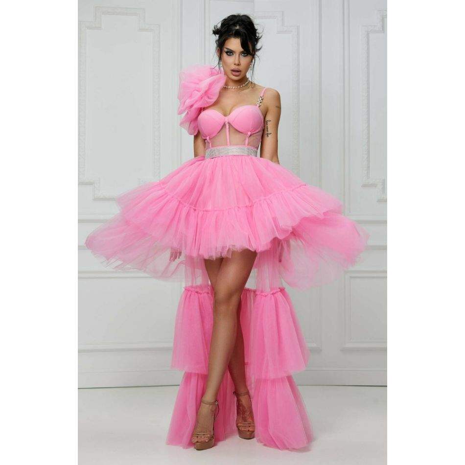 Rochii de nașă pentru nunțile anului 2023 