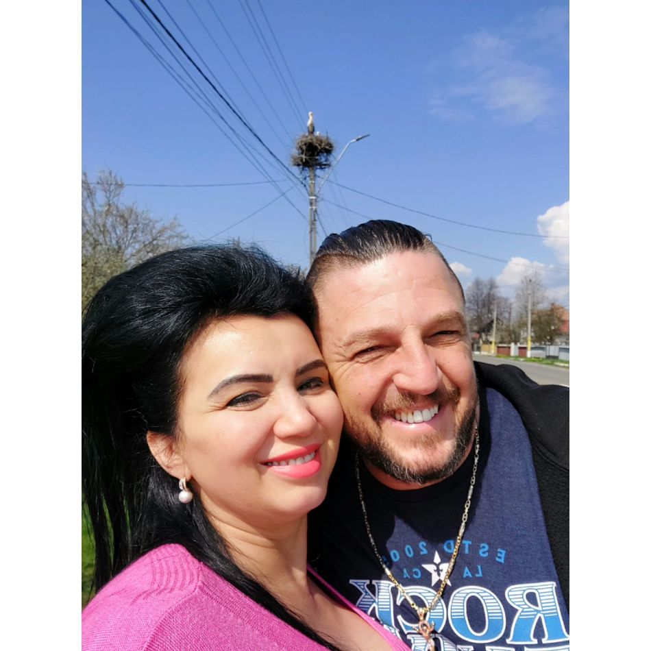 Adriana Bahmuțeanu și George Restivan și-au unit destinele în mare secret, într-o biserică din Ucraina!