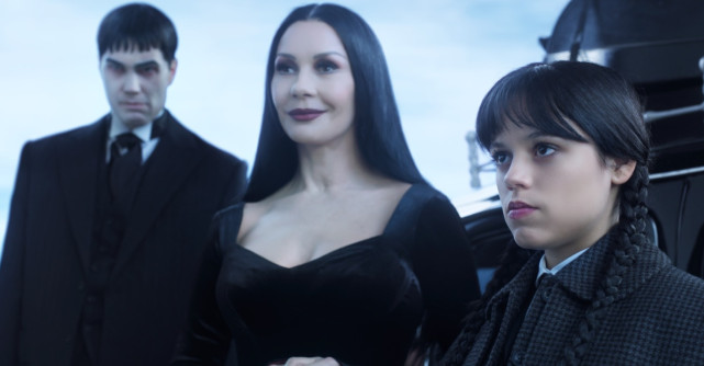 Familia Addams revine pe Netflix pe 6 august si 3 septembrie