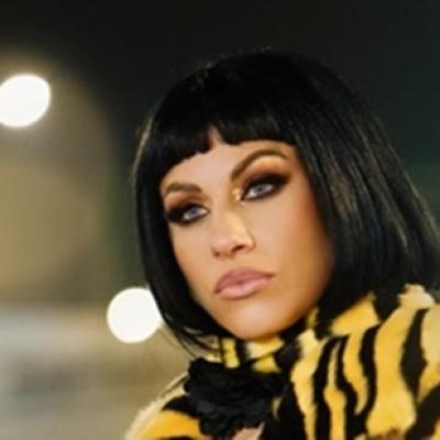 AMNA surprinde publicul cu un nou single și un look wow