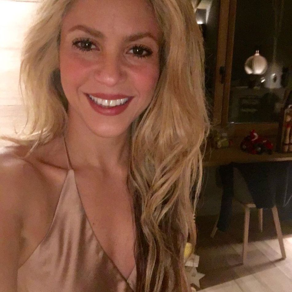 Shakira, apariție ravisantă la gala Premios Juventud în Puerto Rico. Artista a plecat acasă cu 8 premii