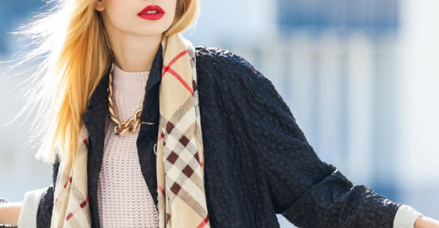 4 piese vestimentare care nu se demodeaza niciodata si pot fi purtate in orice sezon. Tu le ai?  