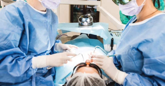 De ce să mergi la o clinică dentară în București: pentru igienă dentară sau intervenții complexe?