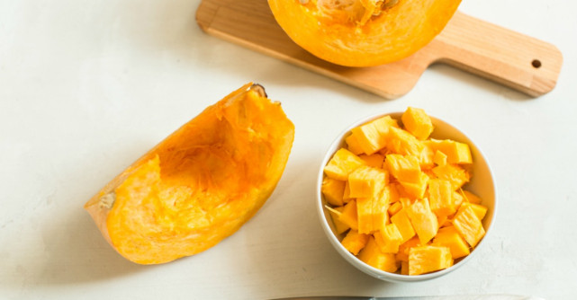 Cum sa cureti corect un dovleac in 6 pasi simpli