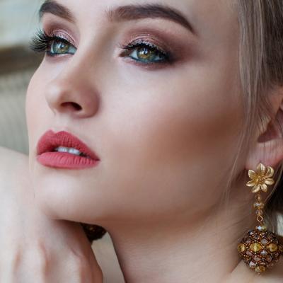 Cerceii-candelabru cu pietre prețioase: cum să îi porți de Revelion!