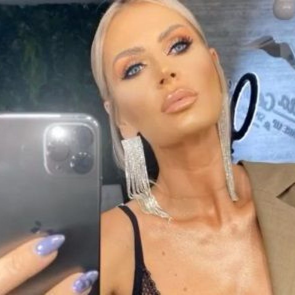 Pe Andreea Bănică o cunoaște o țară întreagă, dar puțini știu cum arată sora ei! Imagine rară cu sora cea mare a artistei