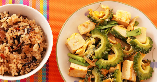 Ce mananca cei mai sanatosi si logevivi oameni din lume? Principiile dietei Okinawa