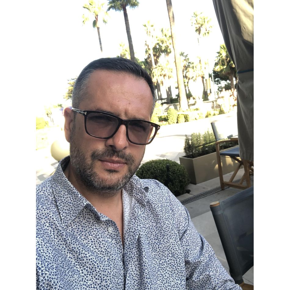 Problemele de sănătate l-au făcut pe Mădălin Ionescu să dea jos 12 kilograme în 3 luni! Cum arată acum prezentatorul tv?