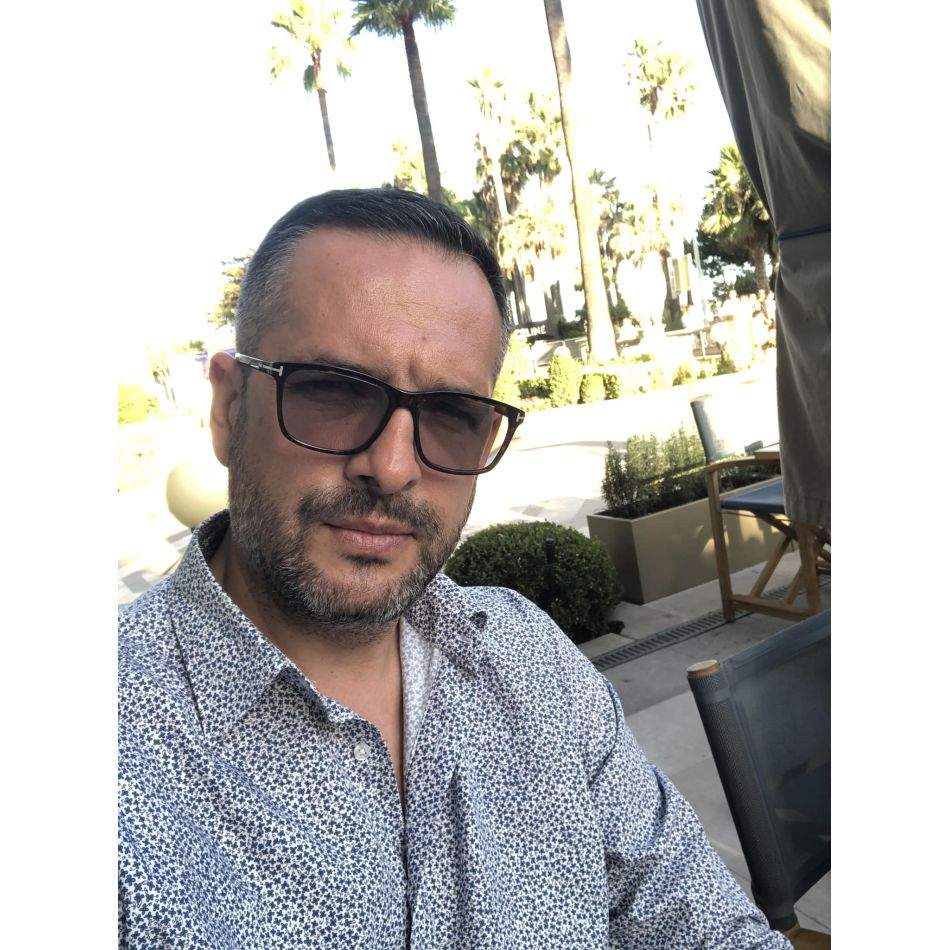 Problemele de sănătate l-au făcut pe Mădălin Ionescu să dea jos 12 kilograme în 3 luni! Cum arată acum prezentatorul tv?