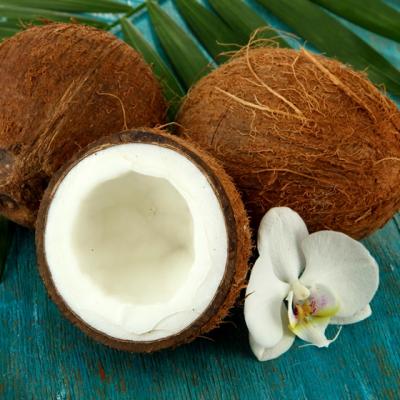 Nuca de cocos: 5 beneficii pentru frumusetea ta	
