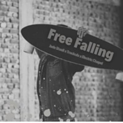 Experiență senzorială în Free Falling - Jade Shadi x Trackula x Electric Chapel