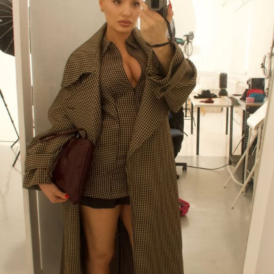 Alexandra Stan este însărcinată? Detaliul care a dat-o de gol pe artistă 