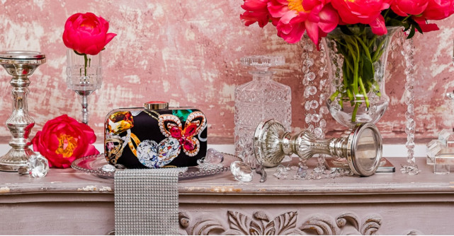 10 lucruri pe care nu le stiai despre geanta clutch!