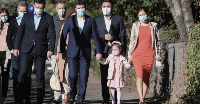 O cunoscută artistă o atacă dur pe Mirabela Grădinaru: Este concubină. Nu are niciun rol oficial...